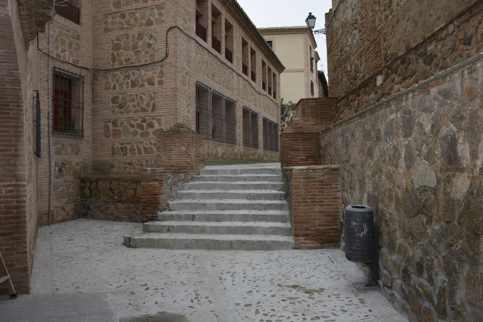 Ayuntamiento De Toledo El Callej N De San Lucas Estrena Pavimento Con