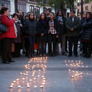 a alcaldesa se suma a la concentración contra la violencia hacia las mujeres que se ha celebrado en la plaza de Zocodover