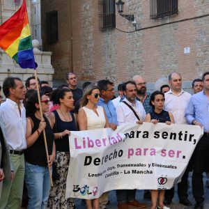 a alcaldesa y miembros de la Corporación respaldan un acto de Bolo-Bolo contra los asesinatos homófobos de Orlando