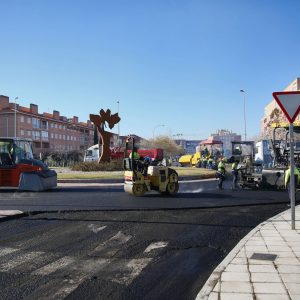 ras Río Boladiez, el Plan de Asfaltado en el barrio del Polígono continúa con las obras de mejora de la calle Río Fresnedoso