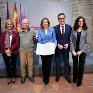 a alcaldesa da a conocer la mejora de la avenida de la Reconquista que incorpora un espacio verde como mediana y nuevos árboles