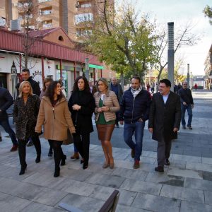 a alcaldesa inaugura la remodelación integral del Paseo Federico García Lorca, centro neurálgico y vecinal del barrio del Polígono