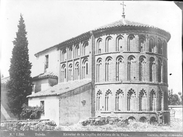 1763 - Toledo. Exterior de la Capilla del Cristo de la Vega - Foto del Archivo Municipal de Córdoba