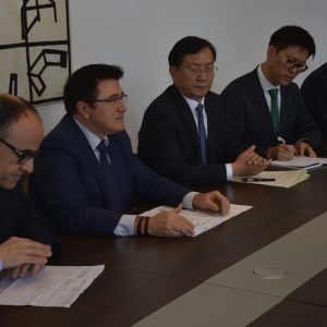 l Ayuntamiento recibe a una delegación china de Jinan interesada en el desarrollo empresarial, cultural y turístico de Toledo