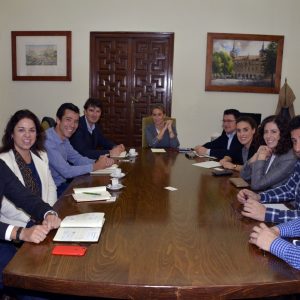 l Ayuntamiento ultima con los responsables de Logisfashion y Montepino la apertura de la nueva planta logística del Polígono