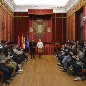 l Ayuntamiento recibe la visita de postgraduados estadounidenses interesados por la historia de la ciudad