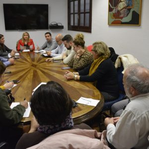 l Ayuntamiento celebra una reunión con las asociaciones vecinales para ultimar los preparativos del próximo Carnaval