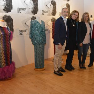 ás de 40 vestidos, joyas, bisutería, mantones y obras de arte forman la exposición ‘Recordando a una estrella. Marujita Díaz’