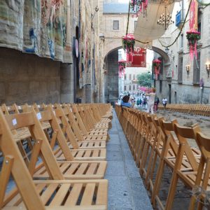 ste lunes, día 10, salen a la venta a través de internet y de manera presencial las 2.500 sillas para la procesión del Corpus Christi