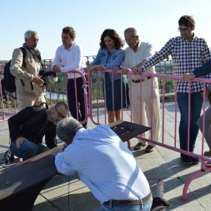 a escultura de Bahamontes ya está en el Miradero para recibir la Vuelta Ciclista a España tal y como comprometió la alcaldesa