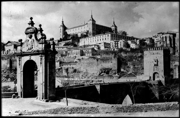 07 - 1930 ca - 184 - Toledo - Puente de Alcántara y Alcázar