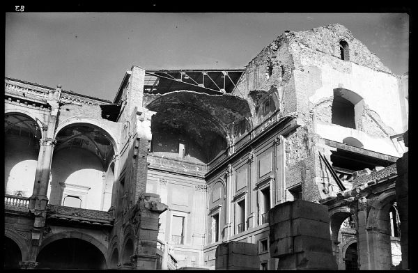 14 - 1947-07-00 - 083 - Toledo - Ruinas del Alcázar