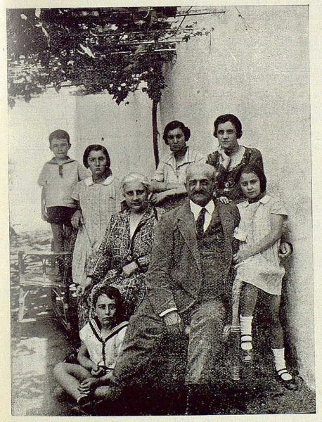 330_TRA-1925-219-Palacio de Buenavista, los Condes de Romanones y familia-Foto Rodríguez