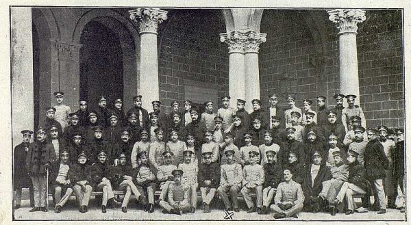 TRA-1918-092-El Coronel, Jefes y Oficiales de la Academia