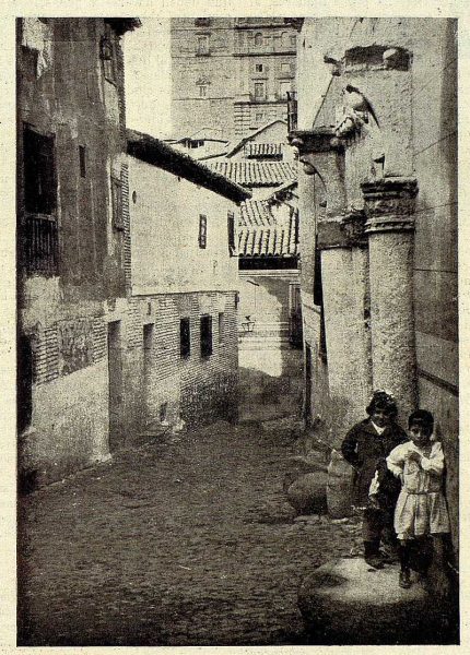 TRA-1928-260-Calle Recogidas-Foto Clavería