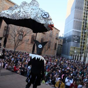 na multitudinaria fiesta en la plaza del Embarcadero pone el broche final al Carnaval de Toledo más participativo, inclusivo y accesible