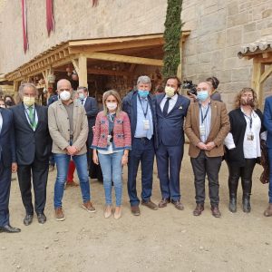 ilagros Tolón destaca en su visita al parque Puy du Fou España que este proyecto supone un impulso más para la recuperación