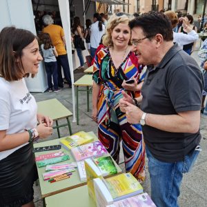 l Ayuntamiento valora ya ampliar el número de días de la Feria del Libro al superar los 32.000 visitantes y las 19.000 ventas