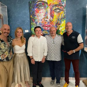 l Ayuntamiento asiste a la inauguración de la exposición del artista José Luis García-Fincias en el Museo Cromática