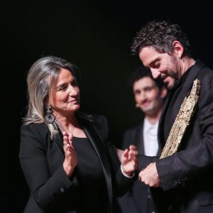 a alcaldesa se compromete a seguir apoyando el Festival CiBRA que premia a Paco León, Elena Anaya o Rosa Montero