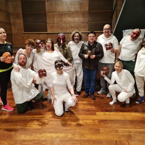 l Teatro Municipal de Rojas continúa con su programa de formación a través del taller de máscaras y Comedia del Arte