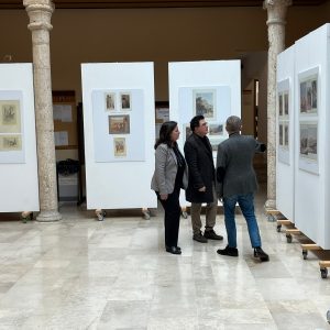 espaldo municipal a la exposición “Imágenes que cuentan historias” que acoge la Facultad de Humanidades