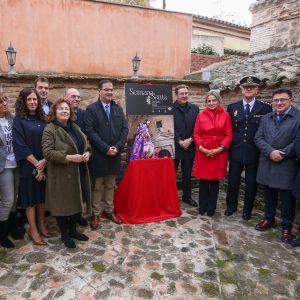 ilagros Tolón renueva el compromiso con la Semana Santa y comparte su pasión por las tradiciones con las cofradías toledanas