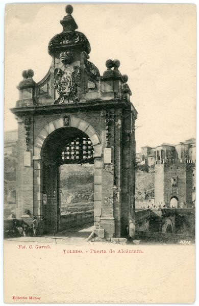 10 - Puerta del puente de Alcántara