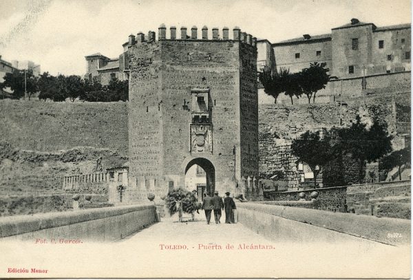 11 - Torreón del puente de Alcántara