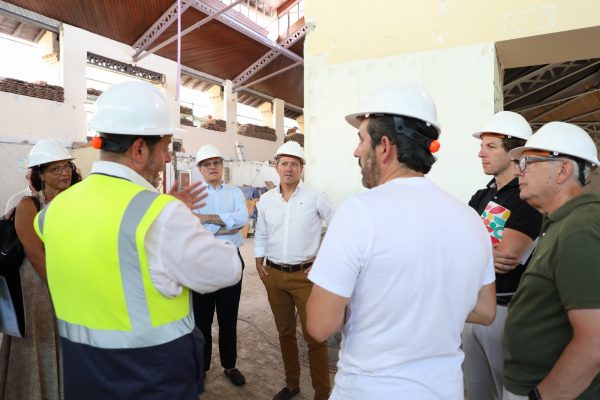 Carlos Velázquez visita obras mercado de abastos 3.31-07-24