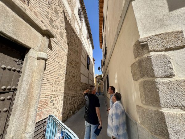 Carlos Velázquez visita la casa de las cadenas 1.02-08-24