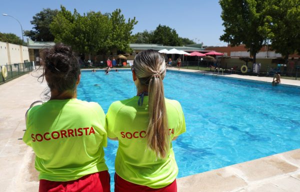 Rubén Lozano visita piscina Azucaica 4.04-08-24