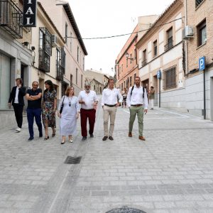 a calle Descalzos abrirá mañana al tráfico tras una intervención de 1,2 millones de euros