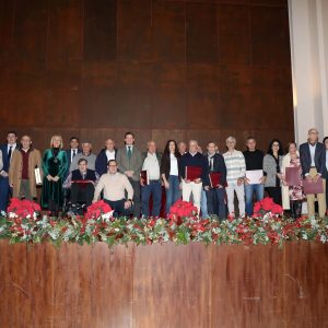  El Ayuntamiento ha celebrado hoy el homenaje a los 17 trabajadores jubilados este año.