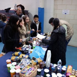 Más de 140 niños toledanos se estrenan como consumidores responsables en el taller ‘El supermercado aprende a comprar”