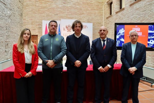 Lozano- Presentación partido España. Inglaterra (2)