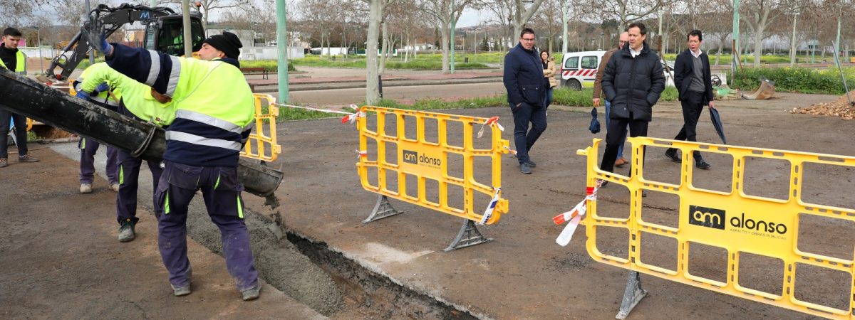 El alcalde visita las obras para la…